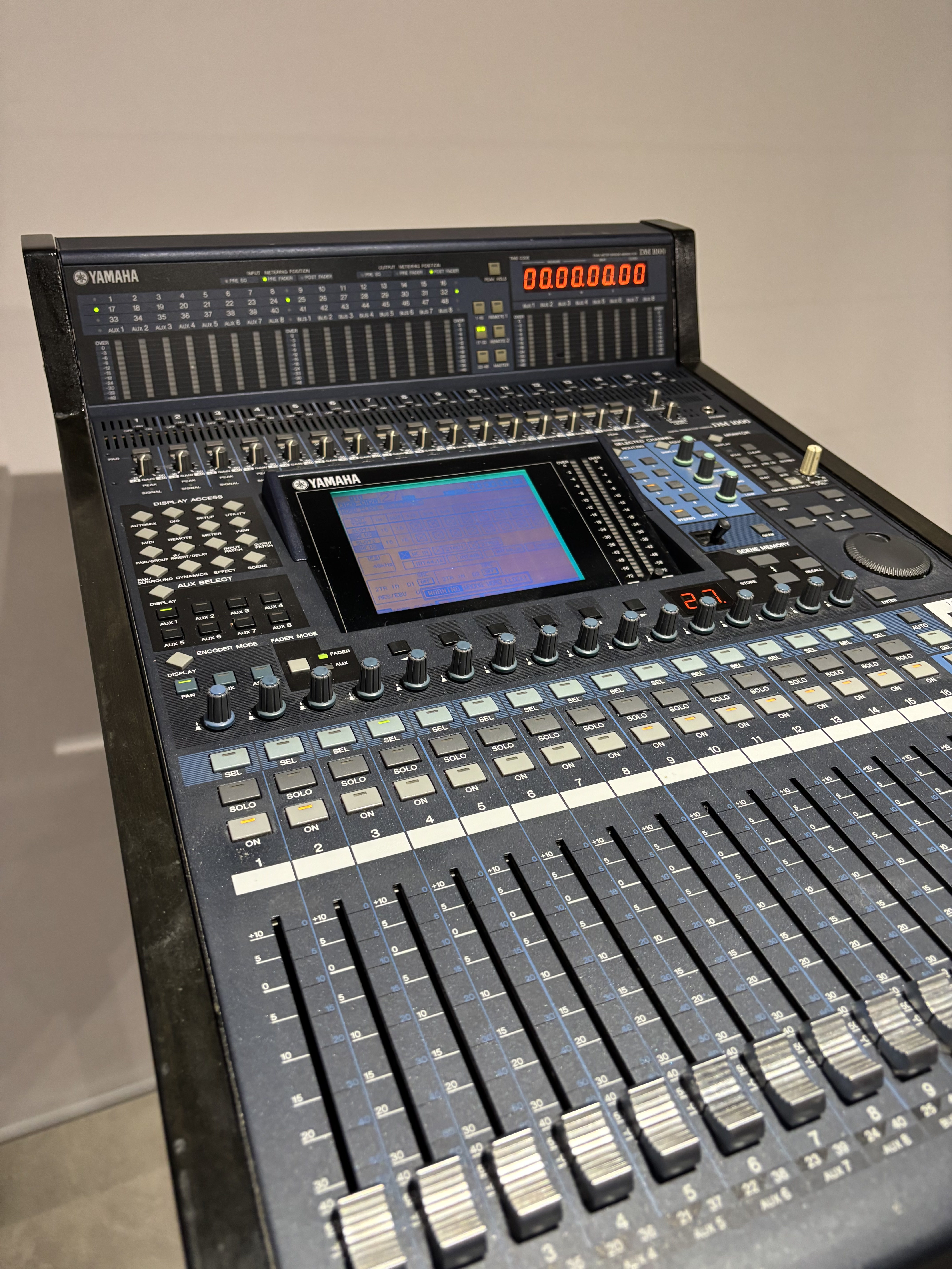 Console Yamaha DM1000 V2 + 2 cartes AES MY16-AE.