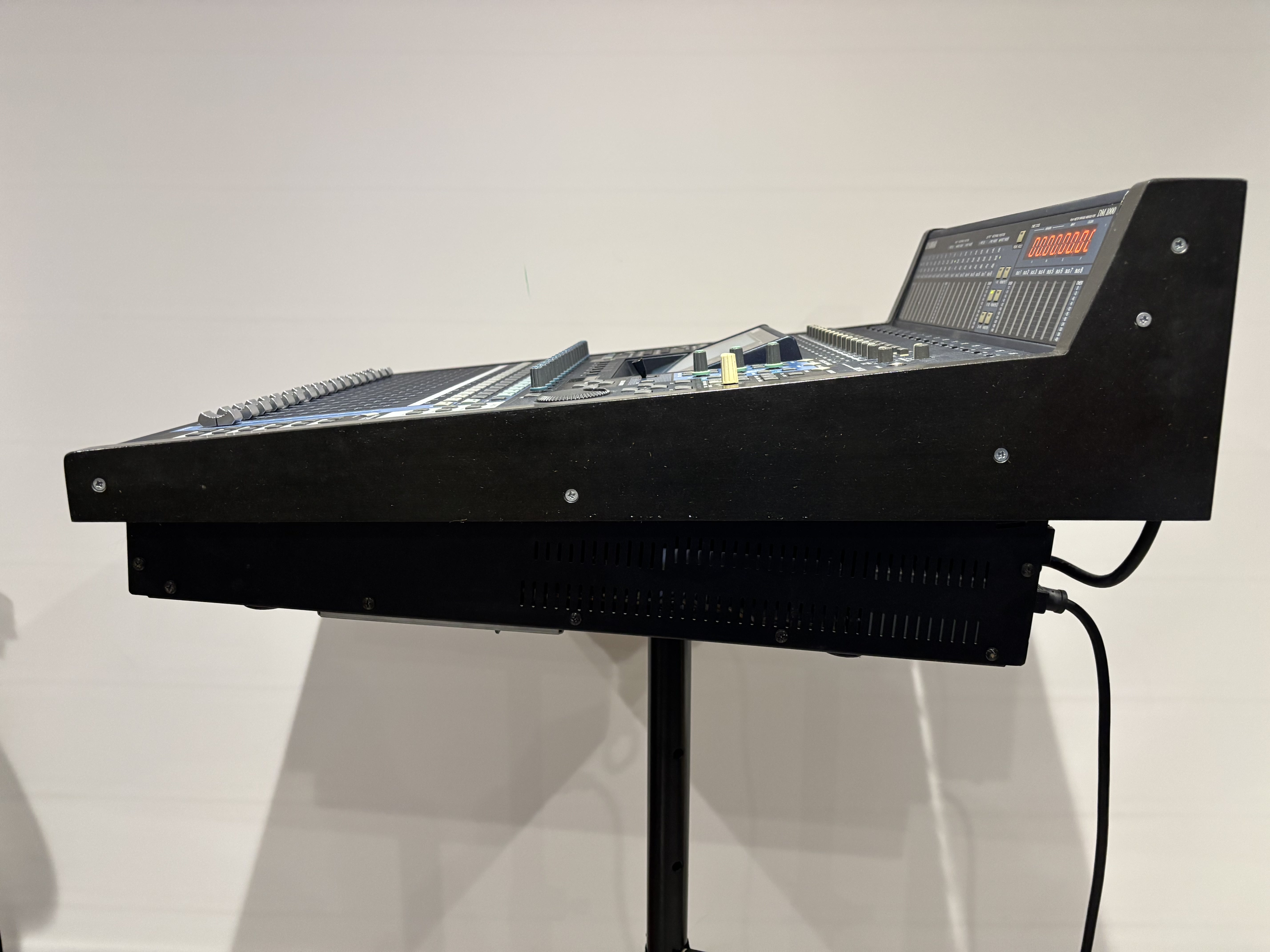 Yamaha DM1000 V2 (7127)