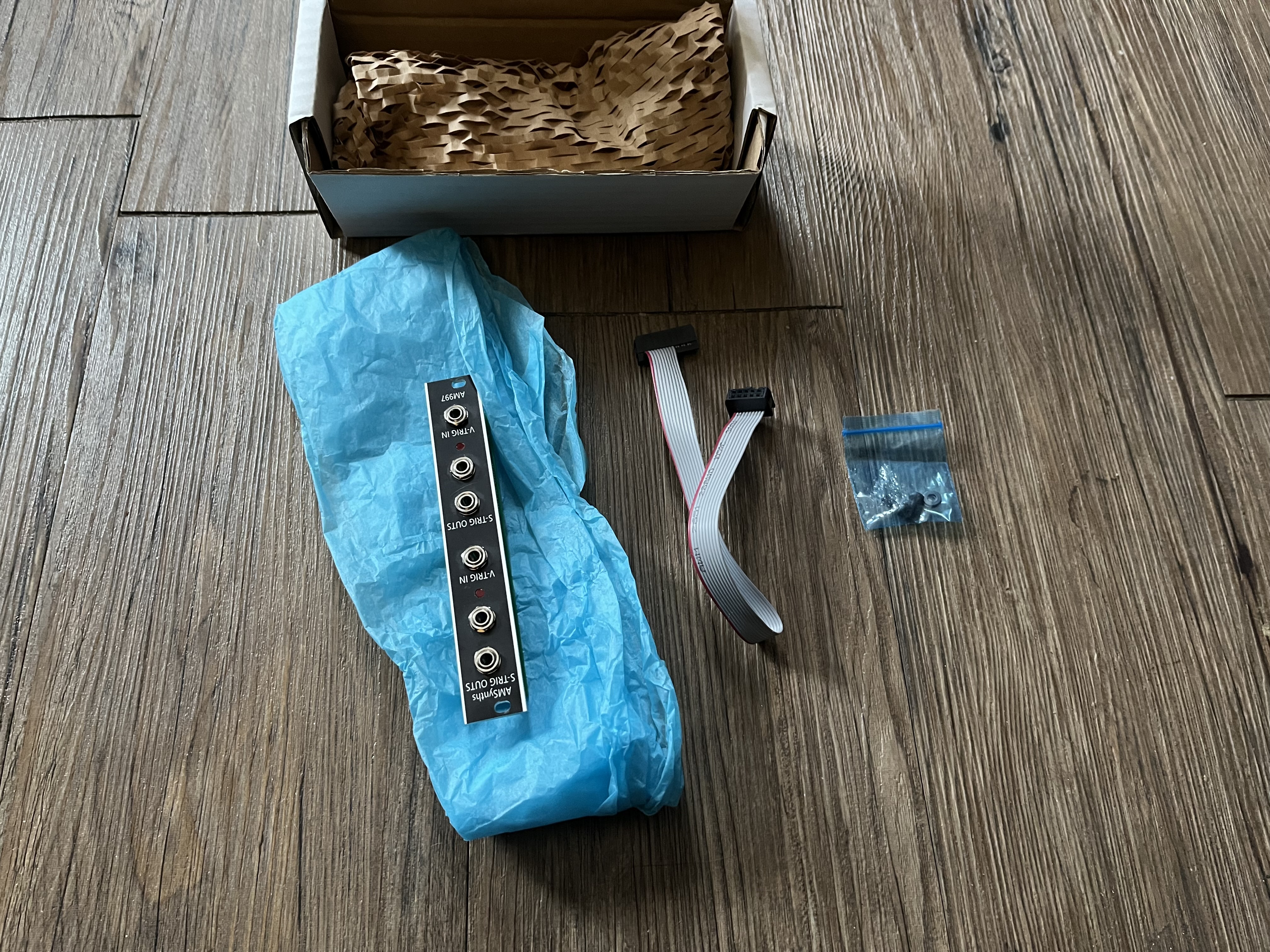 Vends AMSynths AM997 Dual V-trig vers S-trig Converter format Eurorack