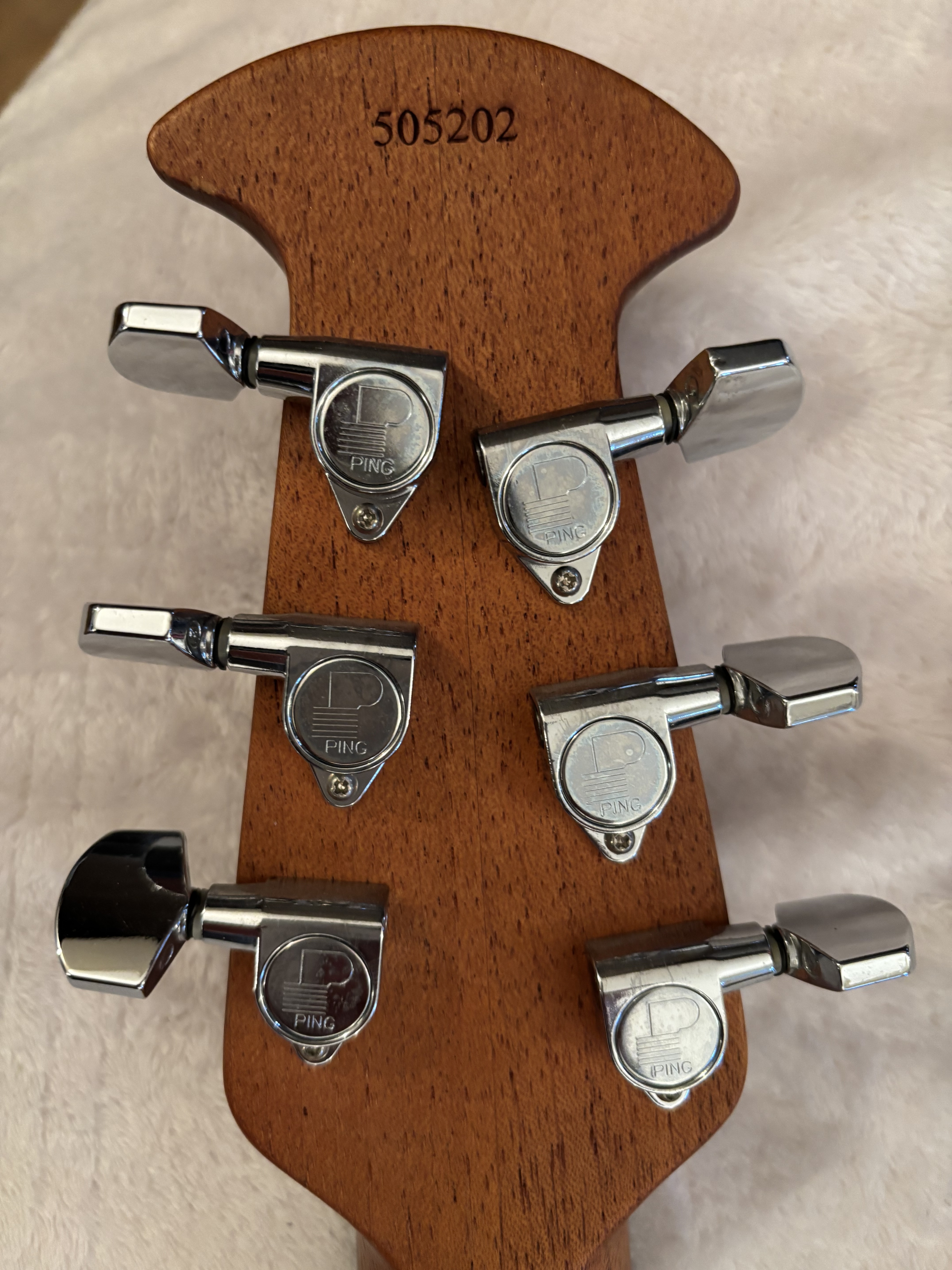 Ovation 1761 (2212)