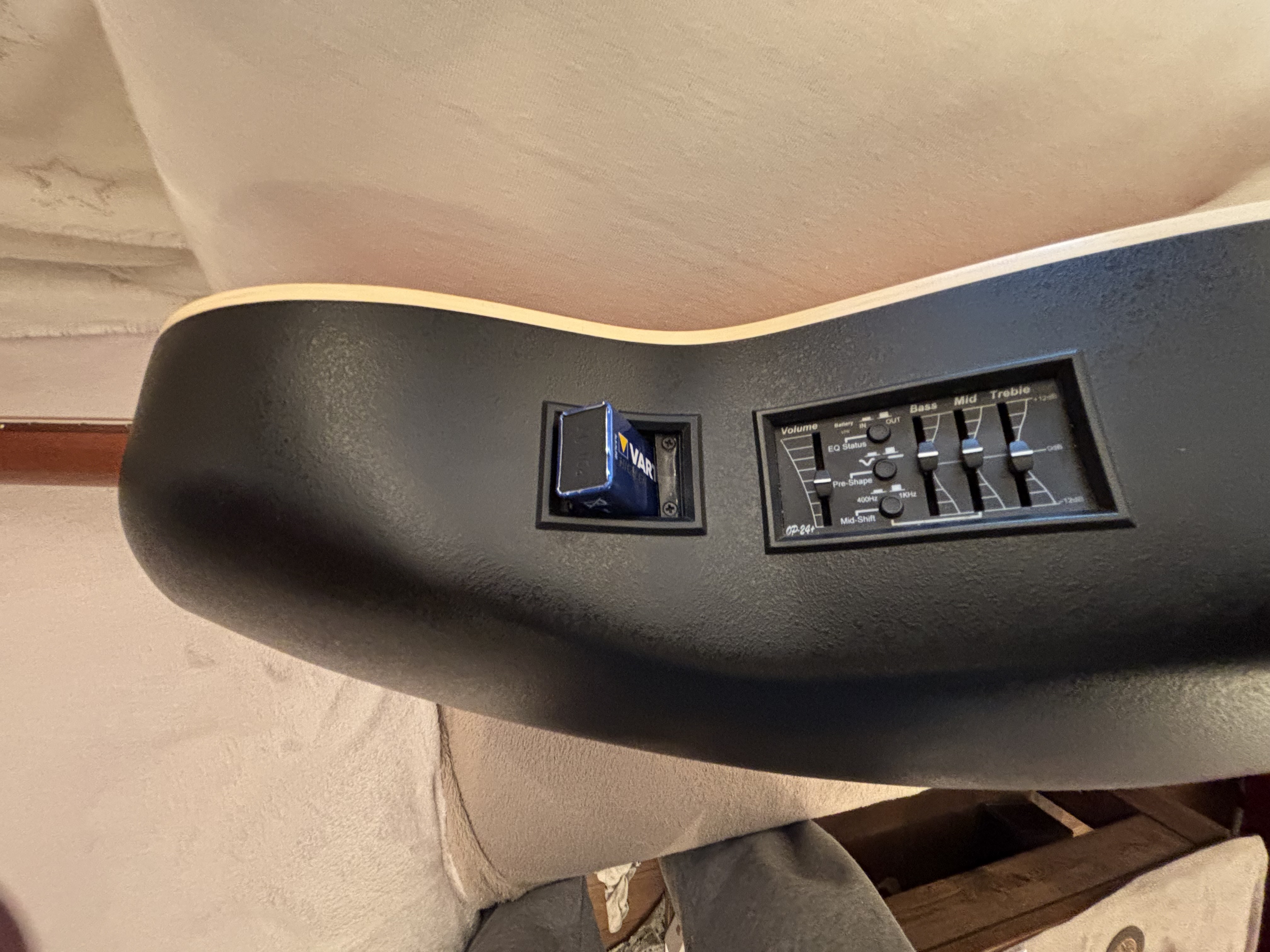 Ovation 1761 (33757)