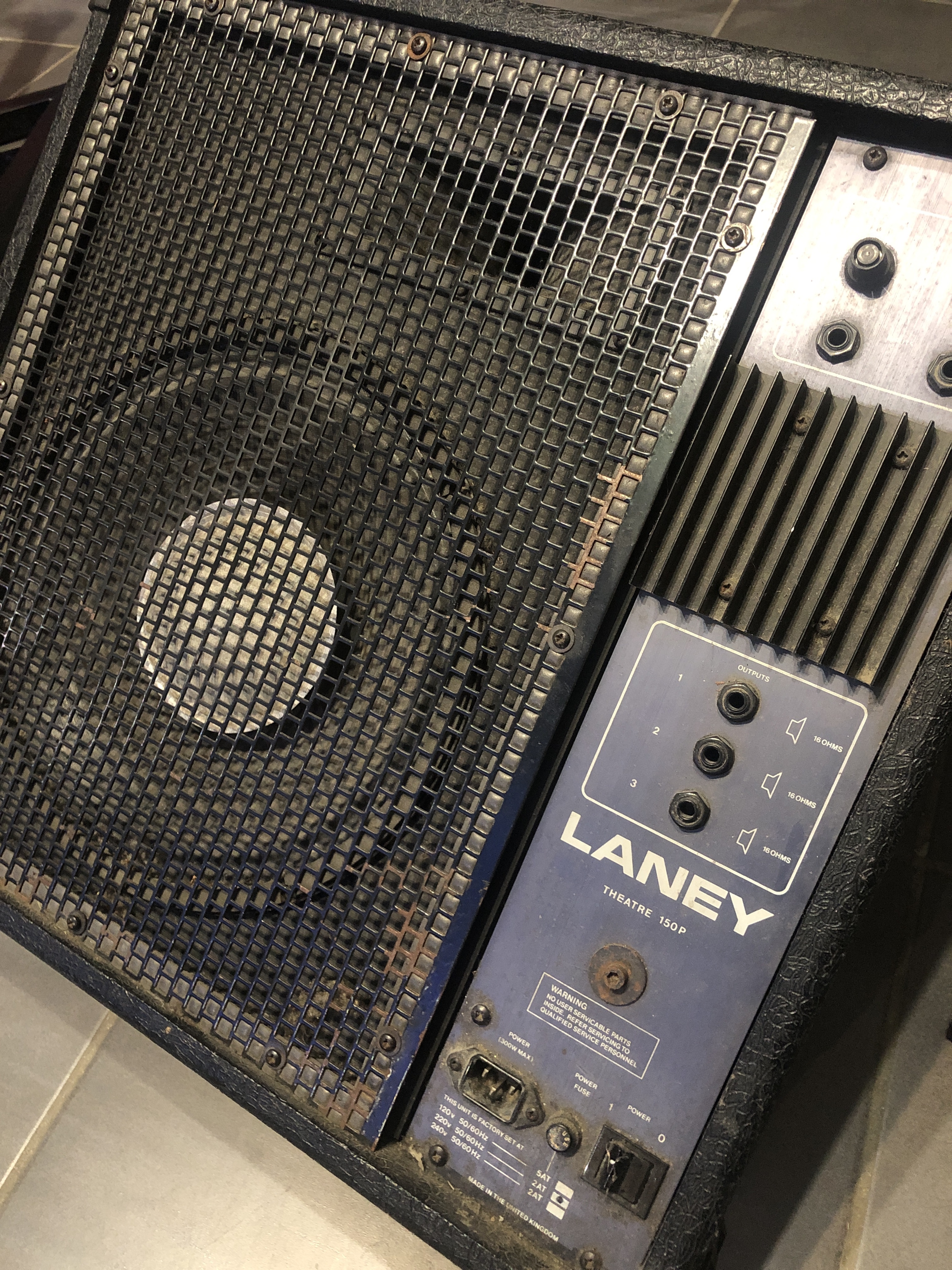 Vends retour de scène Laney Theatre 150P 1x12"