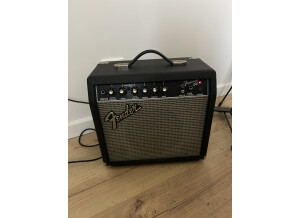 Fender FM 15G (88692)