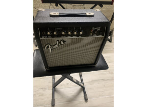 Fender FM 15G (61716)
