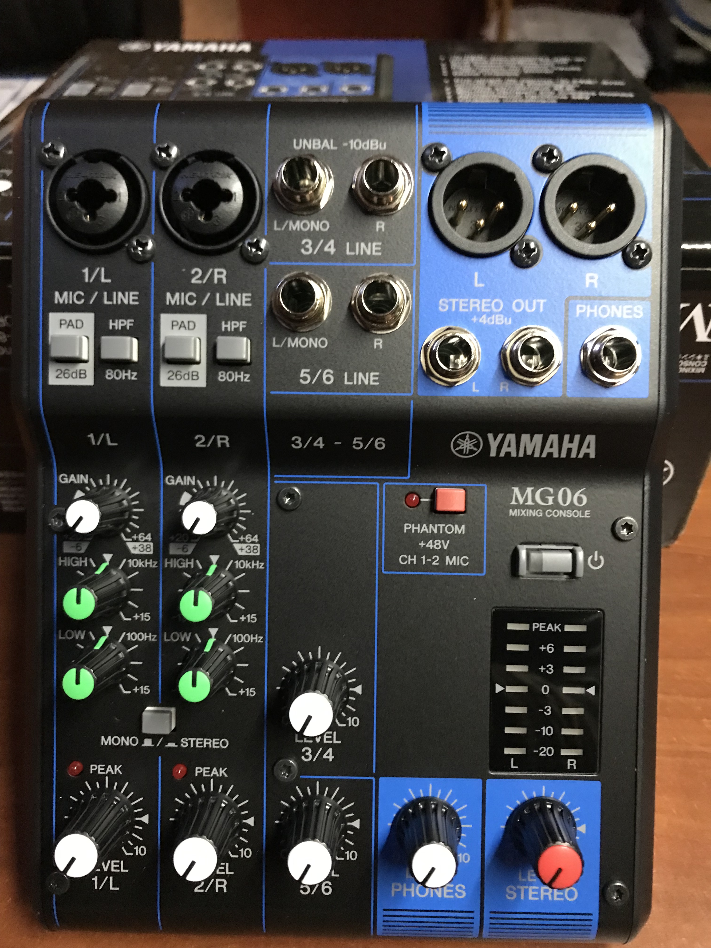 Vends mixage YAMAHA MG06 (port inclus)