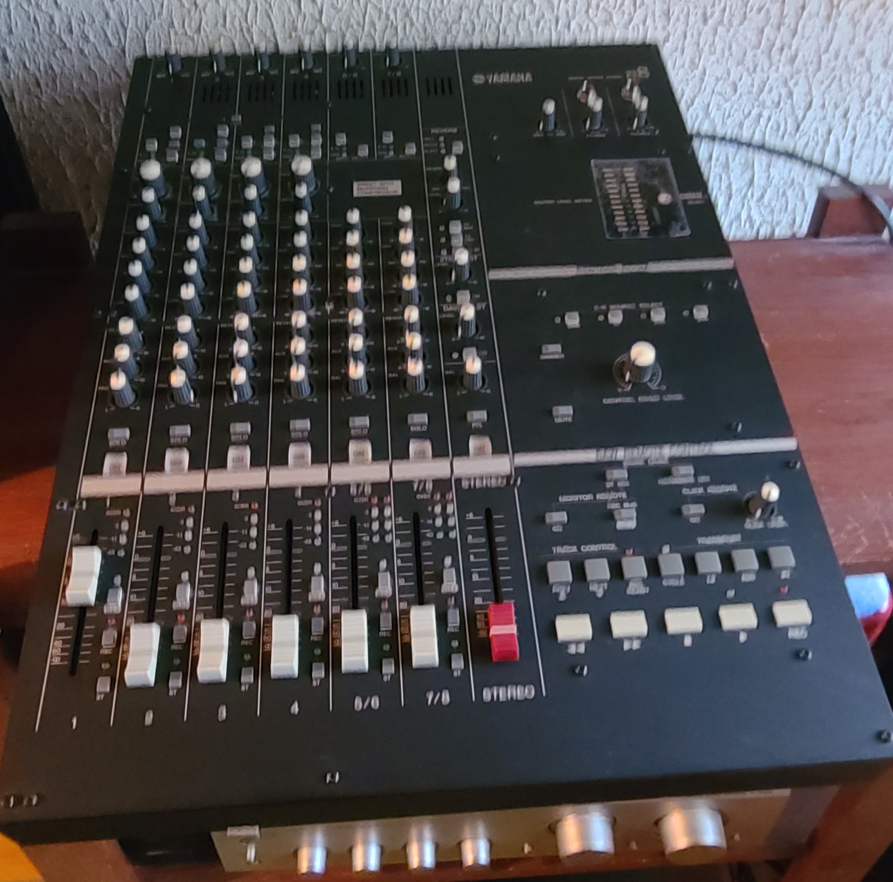 Vends table de Mixage YAMAHA N8