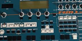 EXEPTIONNEL ETAT, vend DEUX grooveboxes   --YAMAHA RM1-X pour 400 euros le couple , en état neuf...