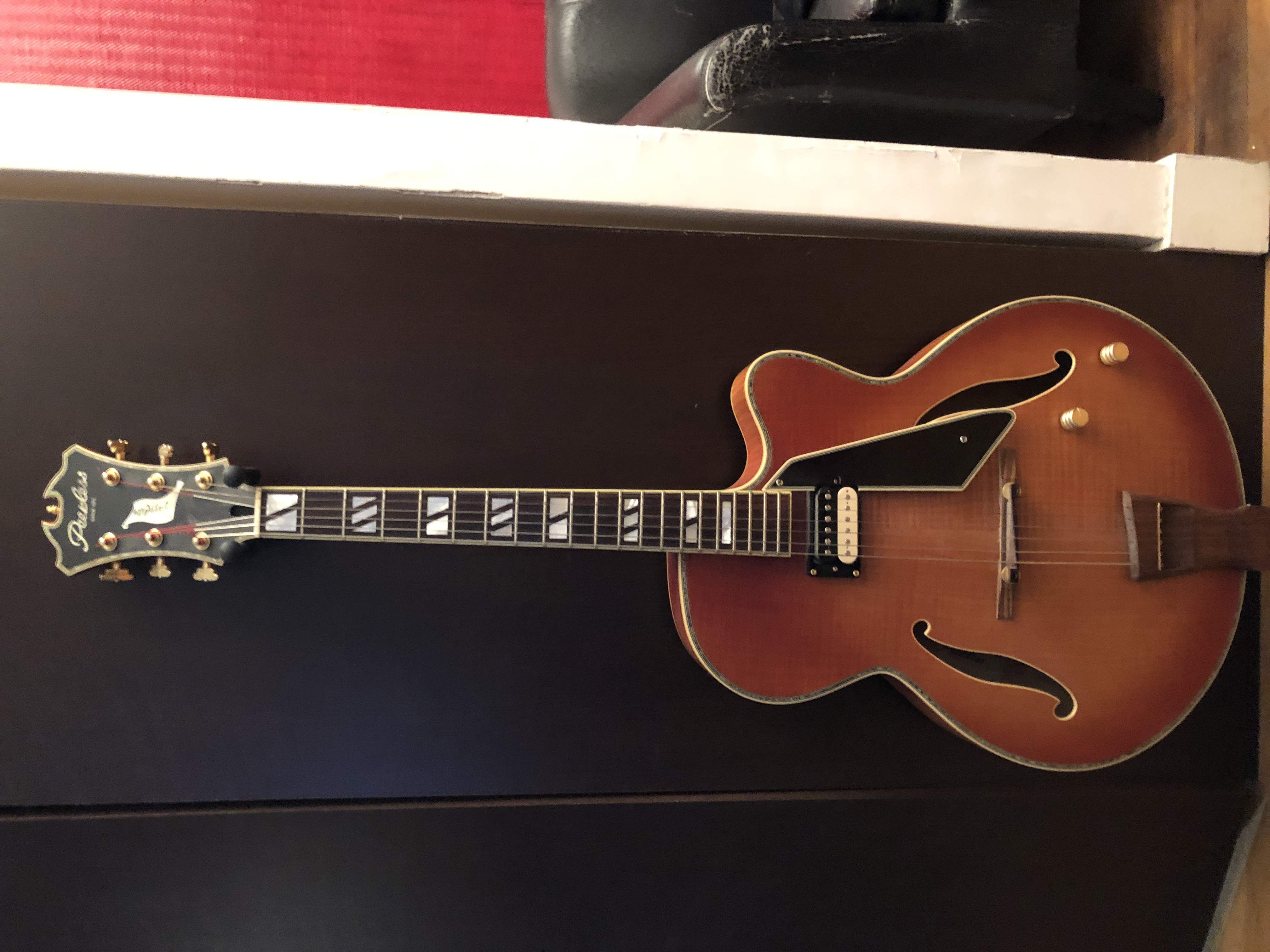 Guitare Peerless Jazz City Honeyburst Archtop