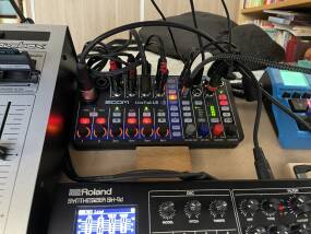 Zoom LiveTrak L-6