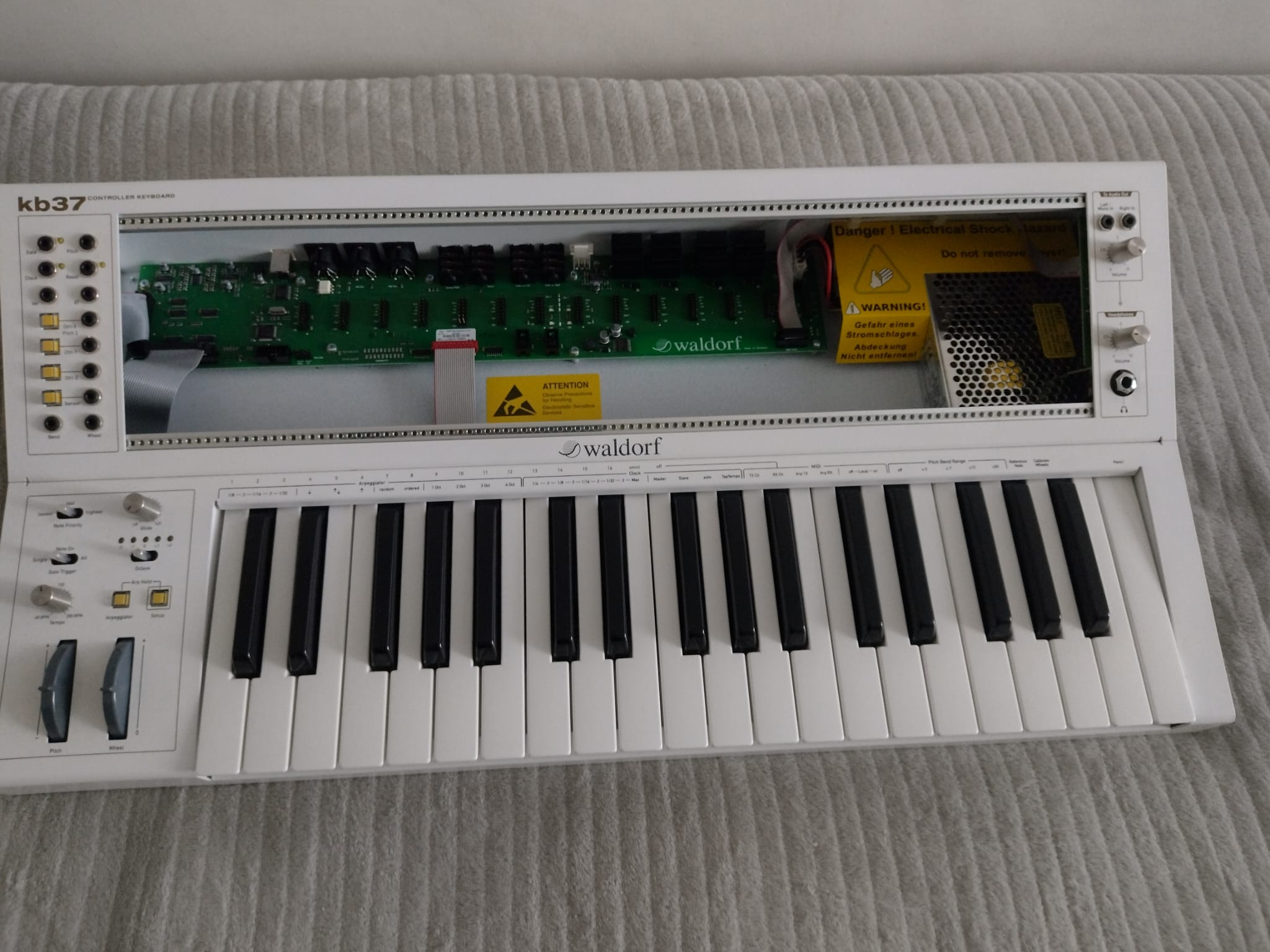 Waldorf Kb37 Eurorack keyboard controller