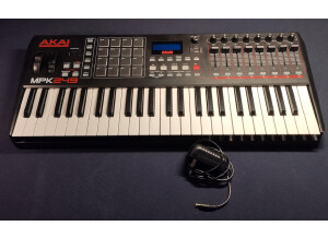 AKAI 01