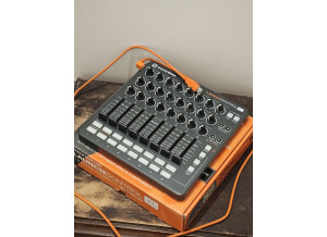 Novation Launch Control XL (96850)