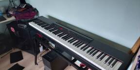 Vends piano numérique Yamaha P90
