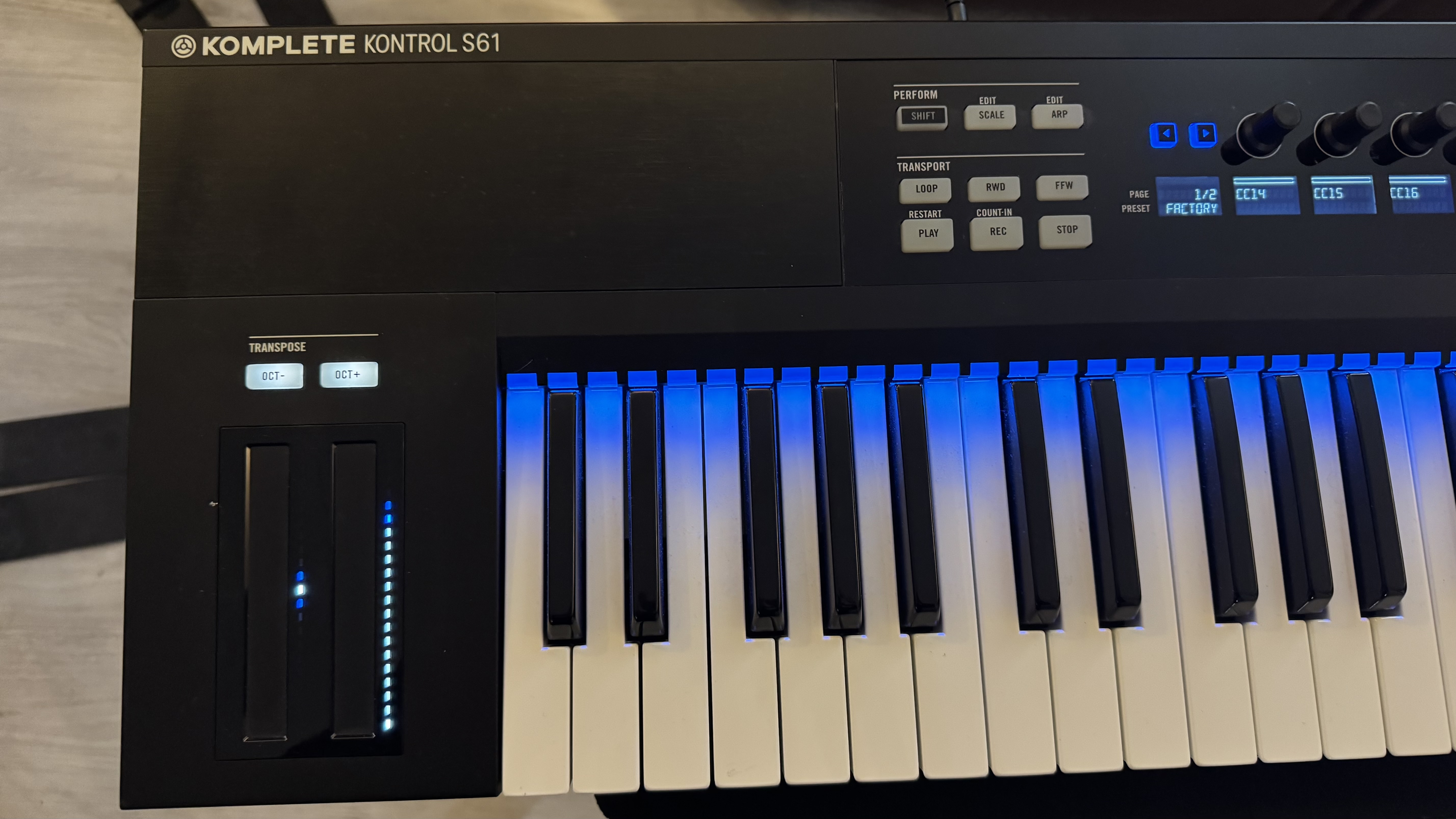 Native Instruments Komplete Kontrol S61 (5219)