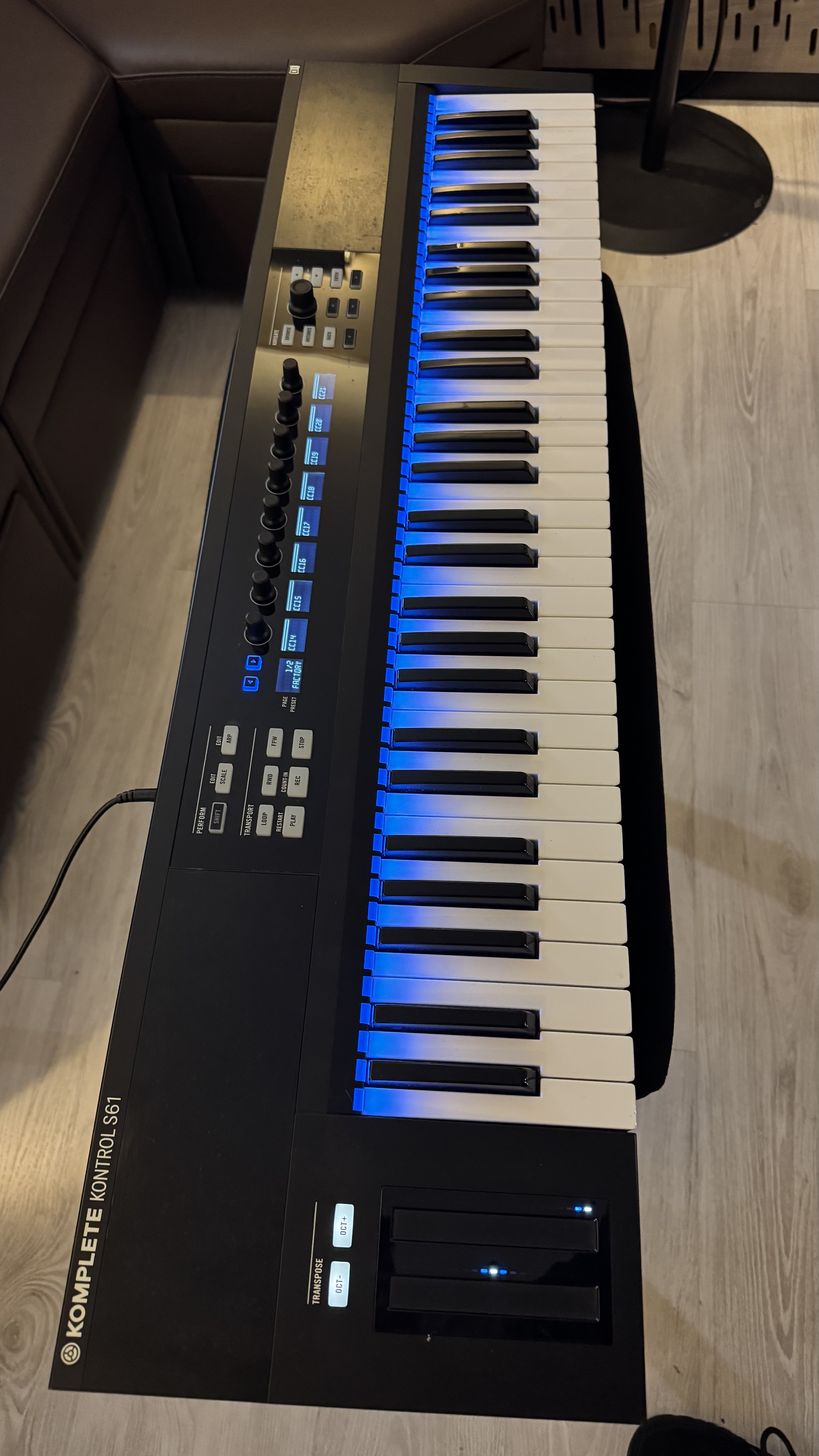 Native Instruments Komplete Kontrol S61 (8470)