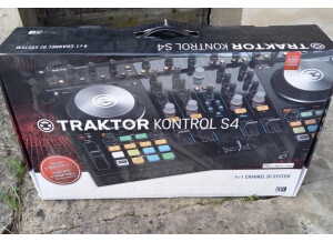 Native Instruments Traktor Kontrol S4 mk2 (40508)