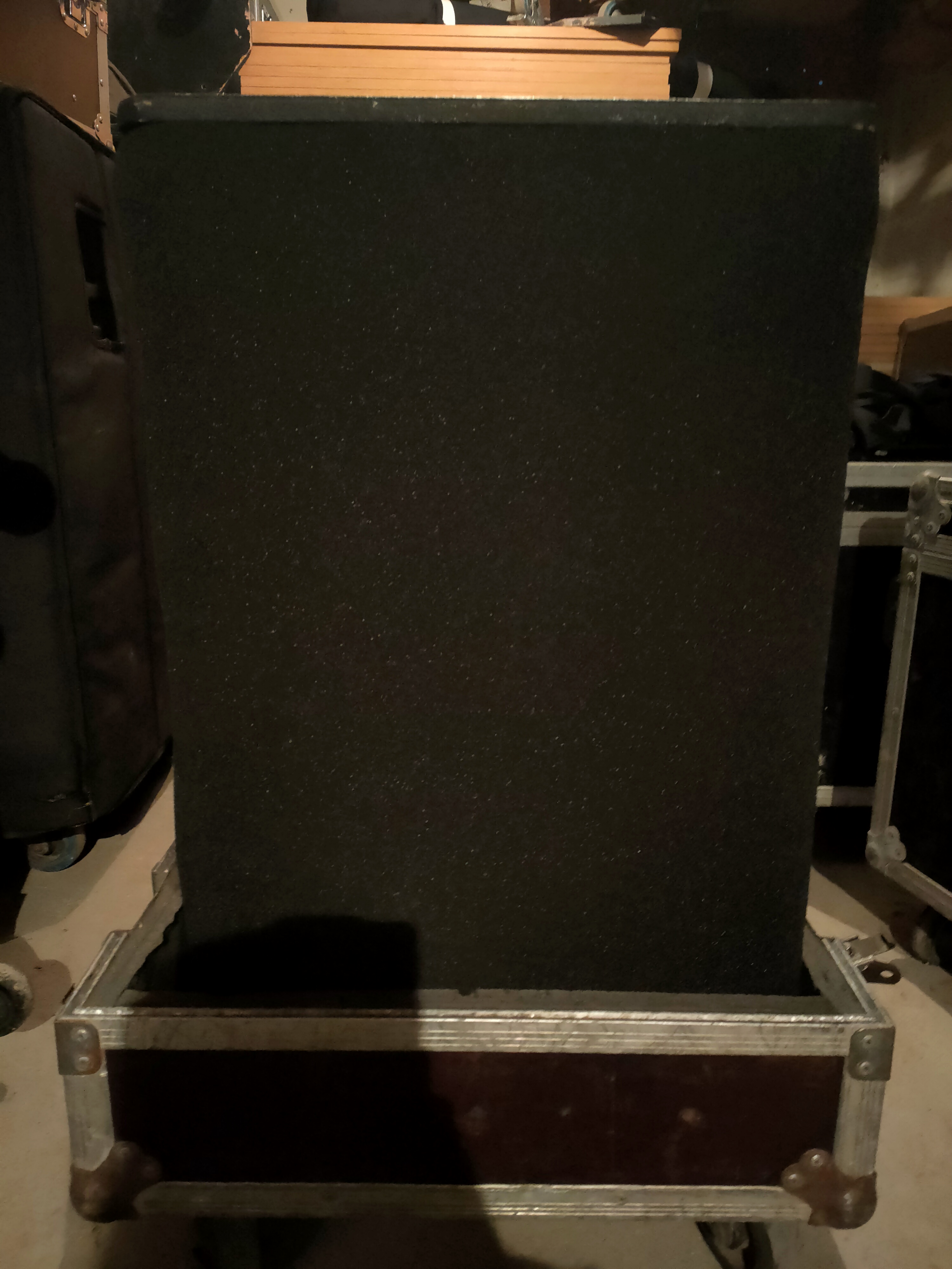 dk audio systeme son avec 2 x D15T + 4 subs B22 avec housses et flycase