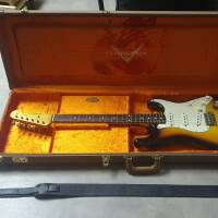 Vends Superbe Fender Custom Shop Stratocaster 62/63 Limited Jrn Relic