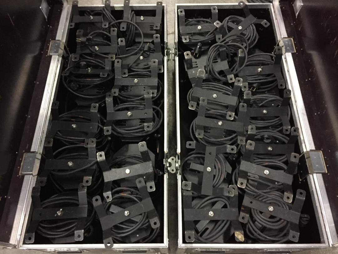 PROJECTEURS NOIRS TYPE PAR 56 OCTOGONAL 