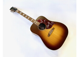 Gibson Modern Hummingbird Studio Walnut (12517)