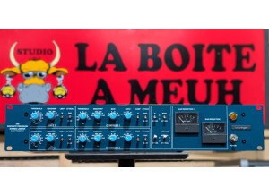 studio-la-boite-a-meuh-behringer-369-kt