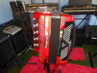 Roland FR-7B