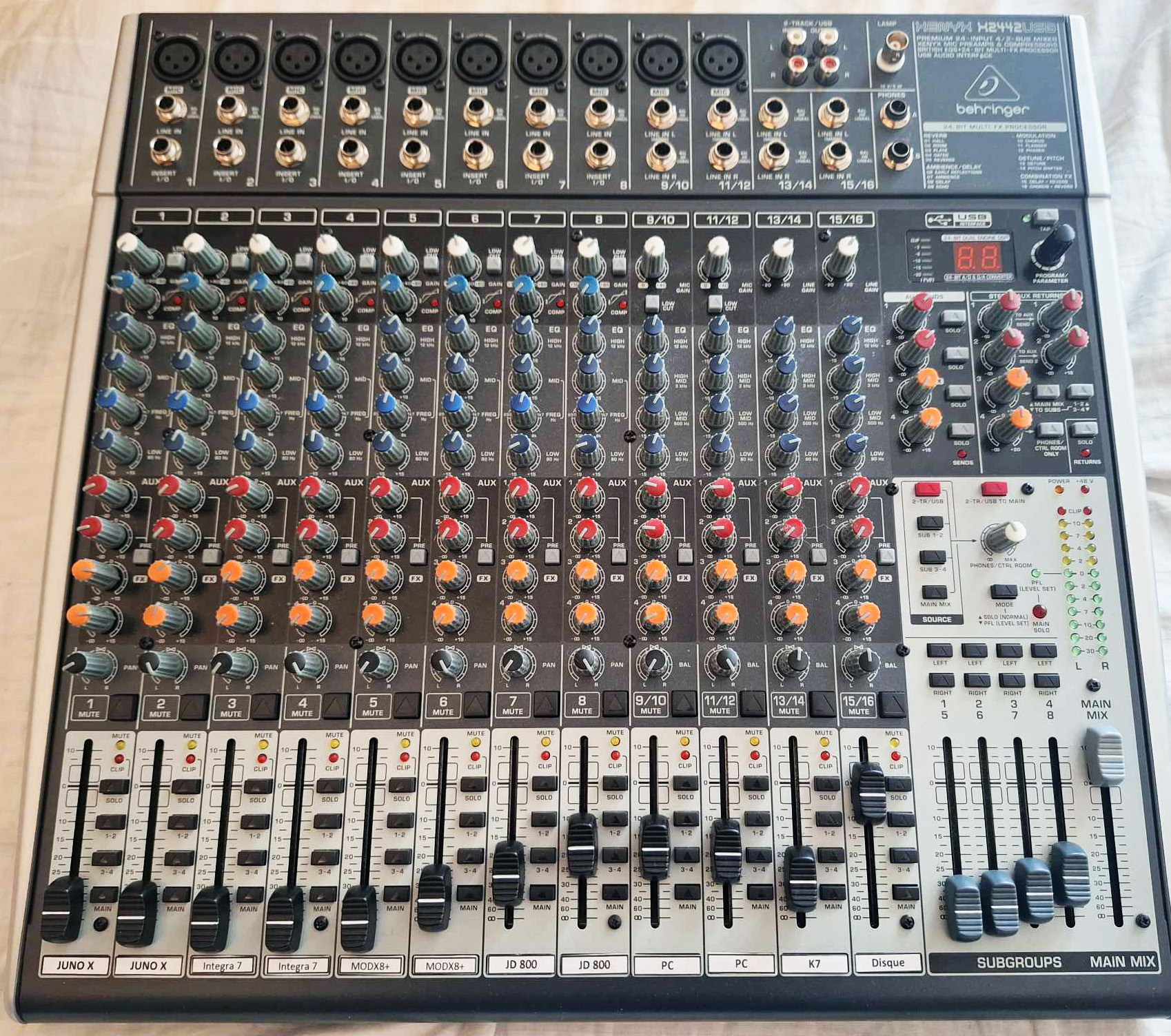 Vends Behringer Xenyx X2442USB - sans carton d'origine