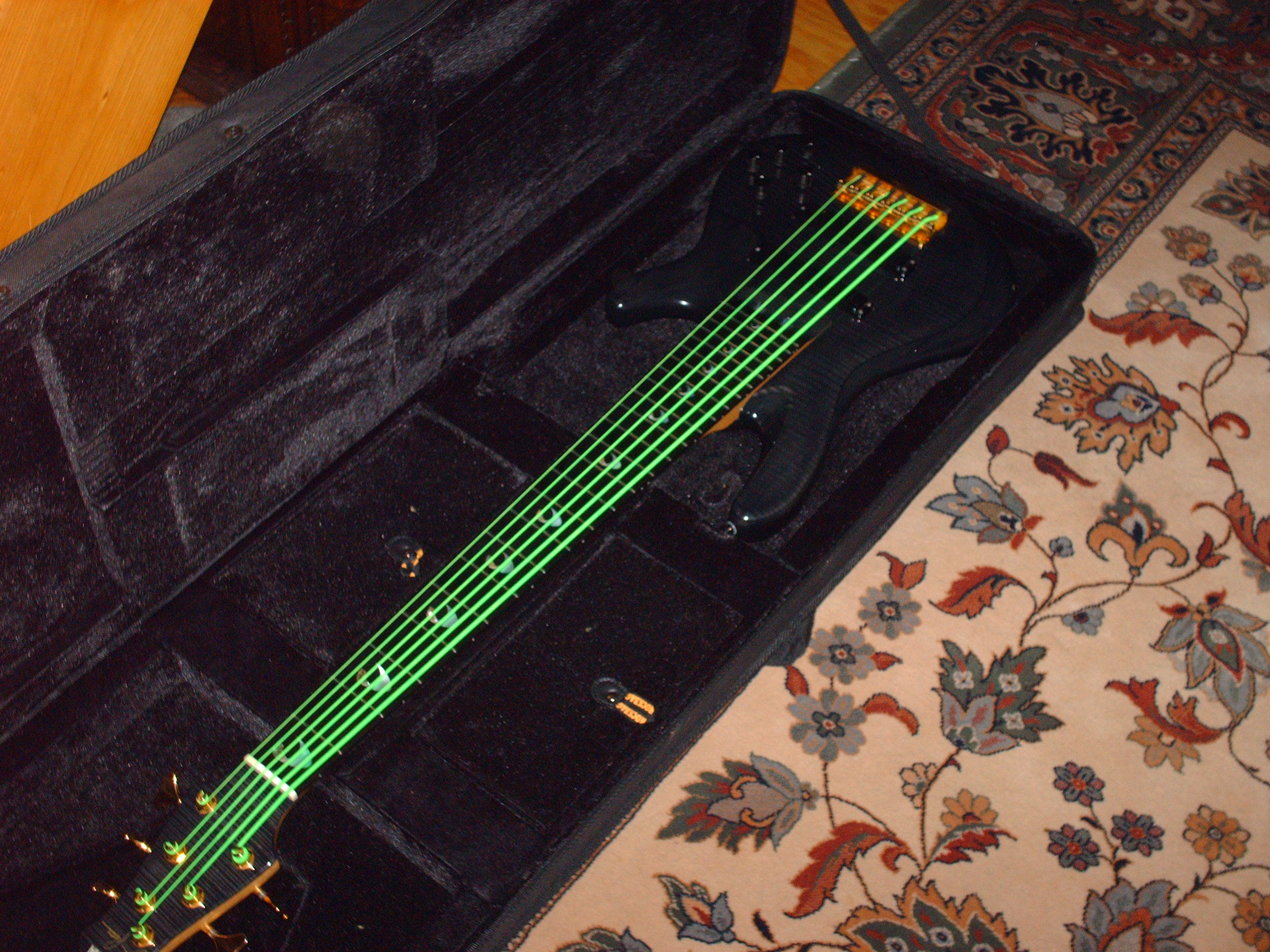 Dr Strings Hi-Def Neon Bass 4-String