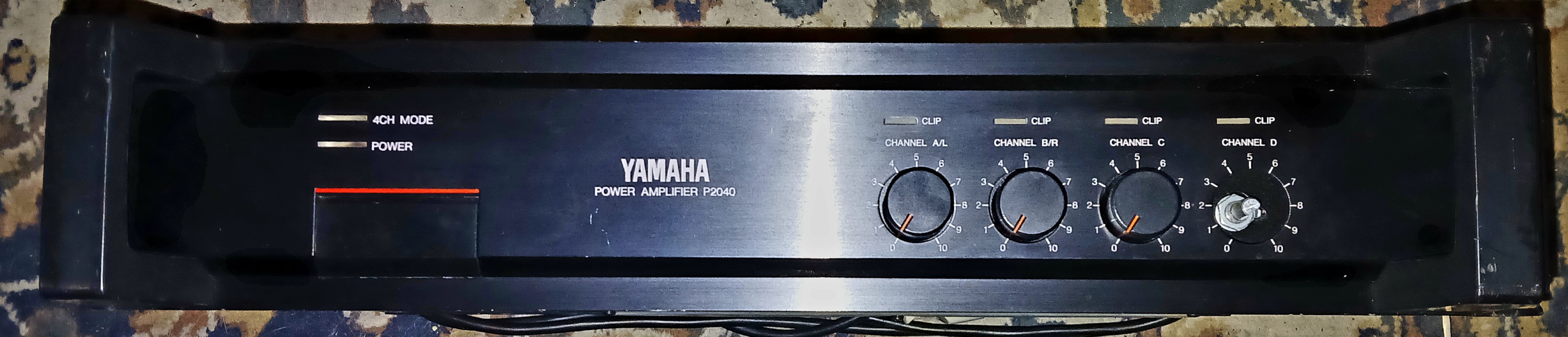 YAMAHA パワーアンプ P2040　POWER AMPLIFIER YAMAHA P2040 Power Amplifier 4-Channel s12 Operation has