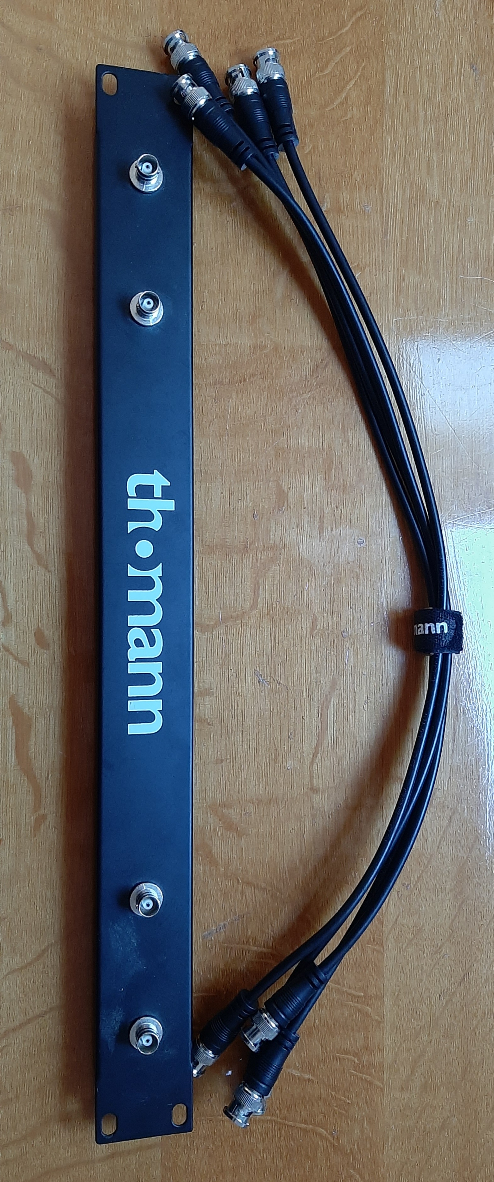Vends Thomann 19" Antenna Rackmount BNC 4