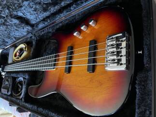 Carvin B40