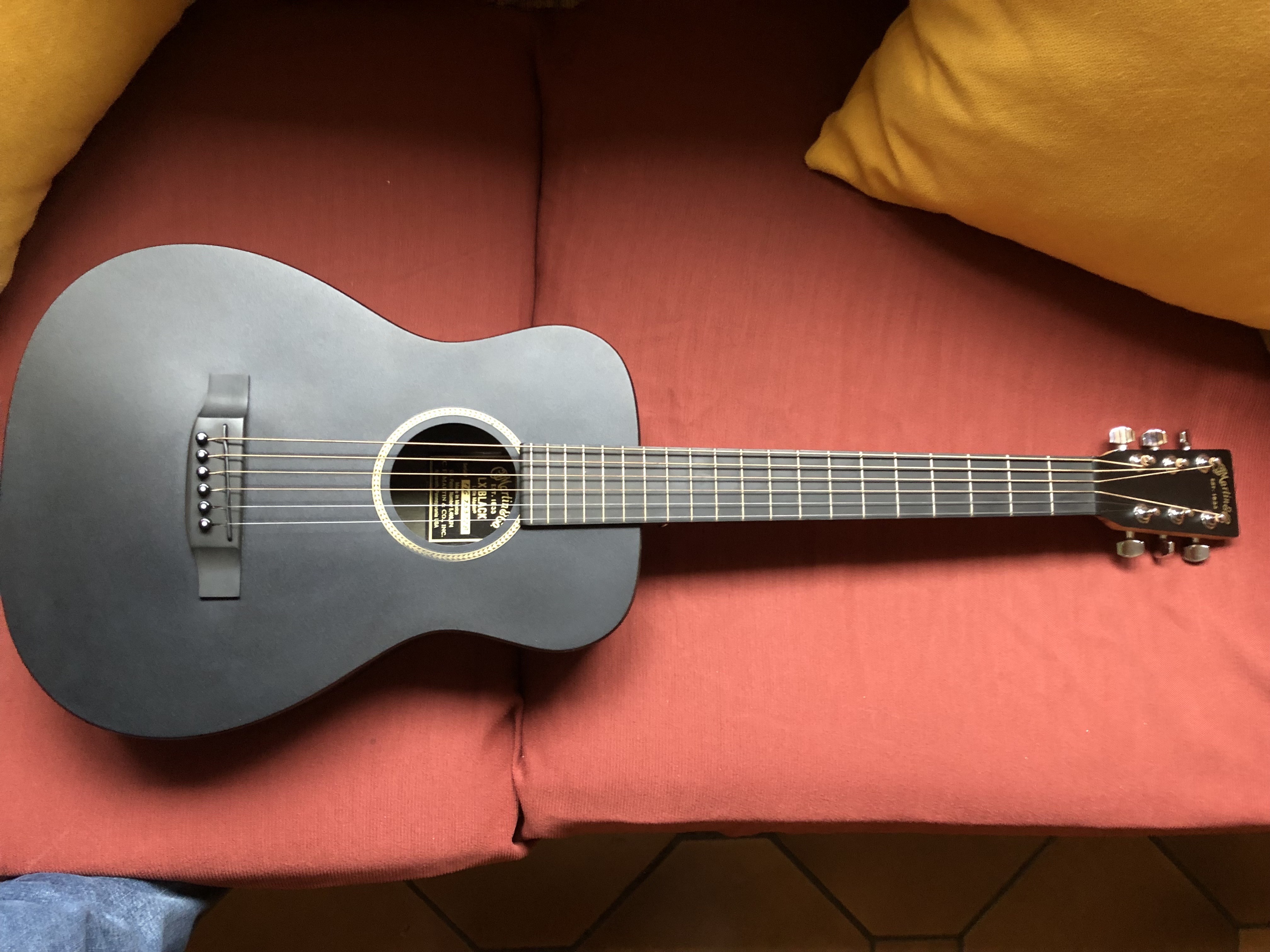 Guitare de voyage Little Martin LX Black