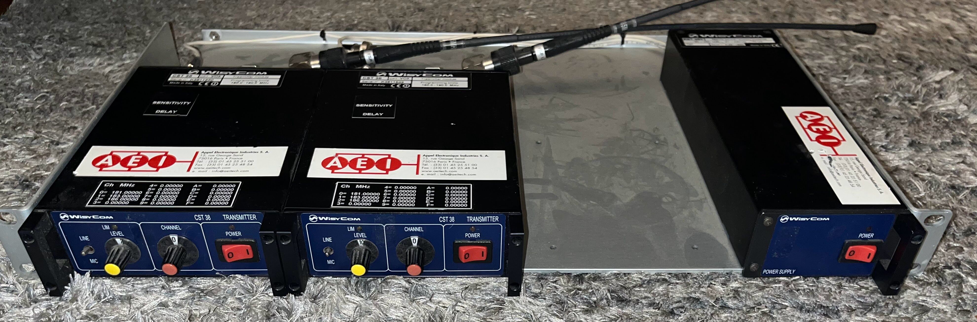 WISYCOM CST38 TRANSMITTER VHF PER EAR OREILLETTE PEACE PHONAK X 2 UNITES 