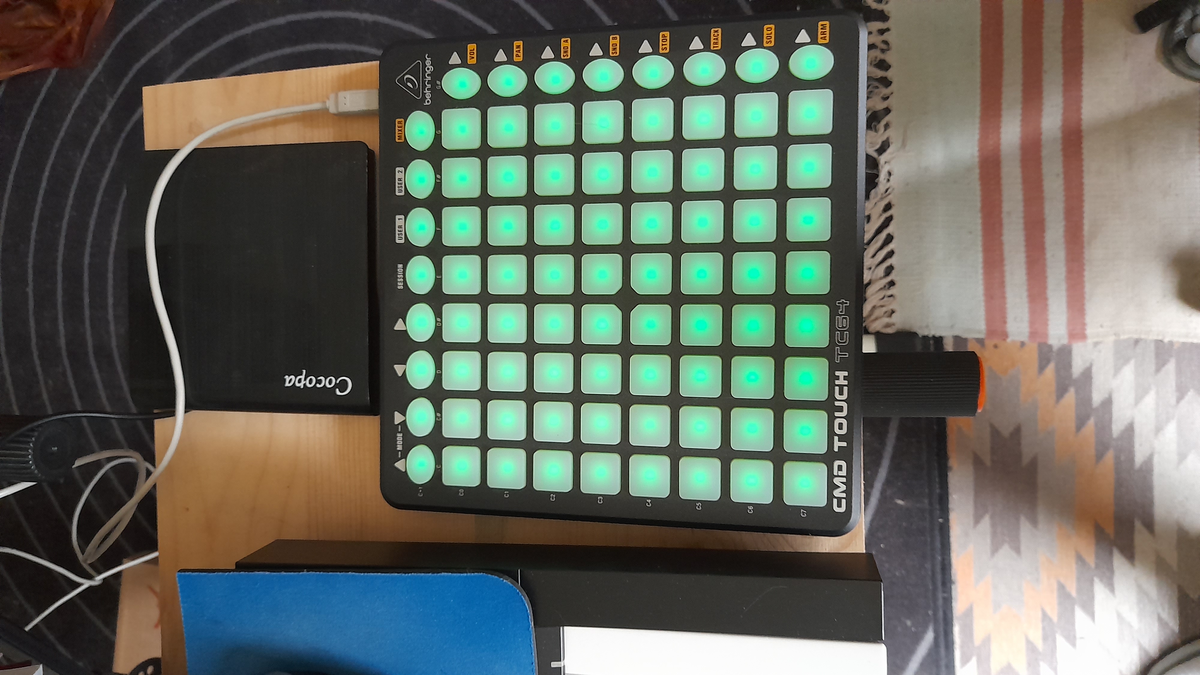 Behringer Touch controler TC 64 ( ABLETON)