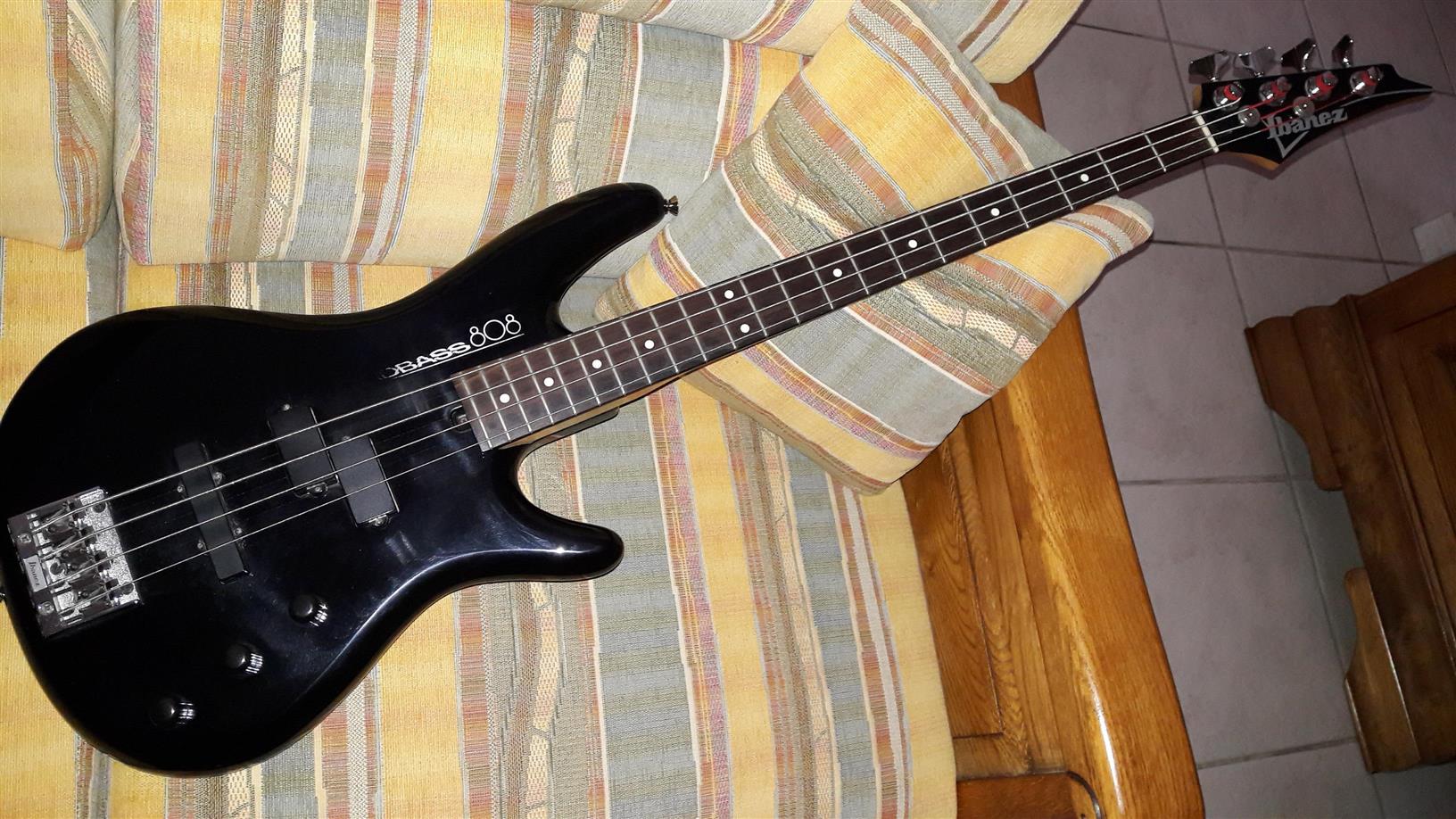 A vendre Basse 4 cordes Ibanez Roadbass 808 made in Japan