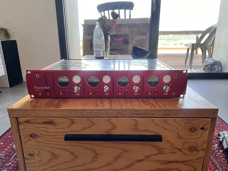 Vend Focusrite red 1