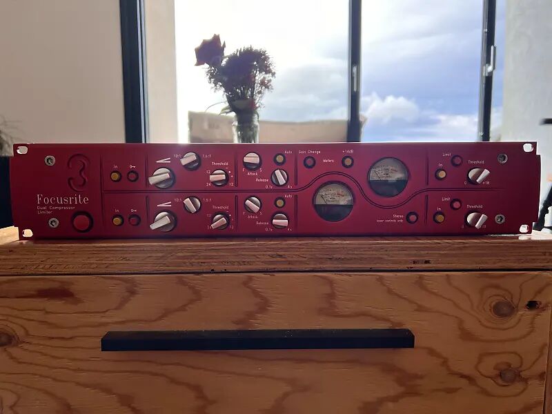 Vend Focusrite red 3