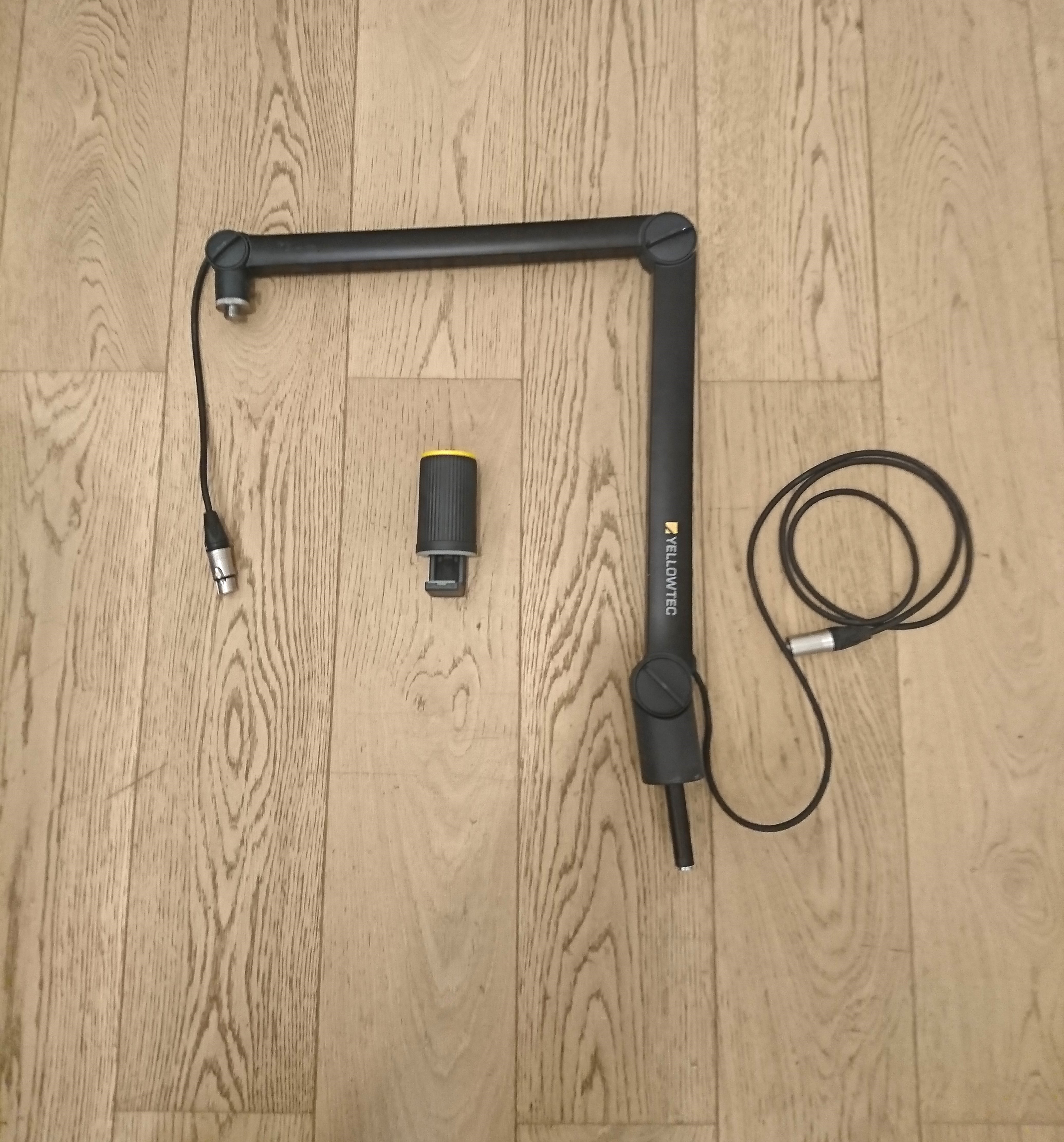  bras micro Yellowtech Mika cablé et son support