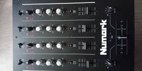 Vends table de mixage Numark M6 USB