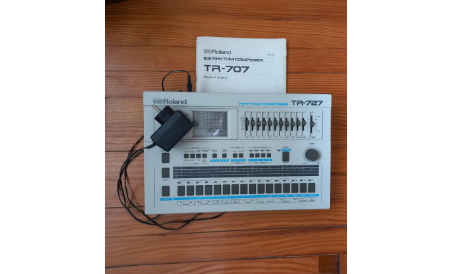 Roland TR 727