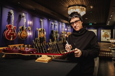 Johnny Marr Signing Johnny Marr Signing