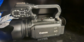 Caméra HD CANON XA10