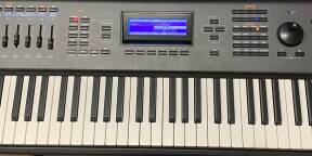 Kurzweil PC3K7 76 touches