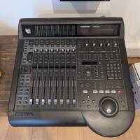 Vends Surface de control Mackie HUI - Bon état (sur PARIS OU VERNON - 27)