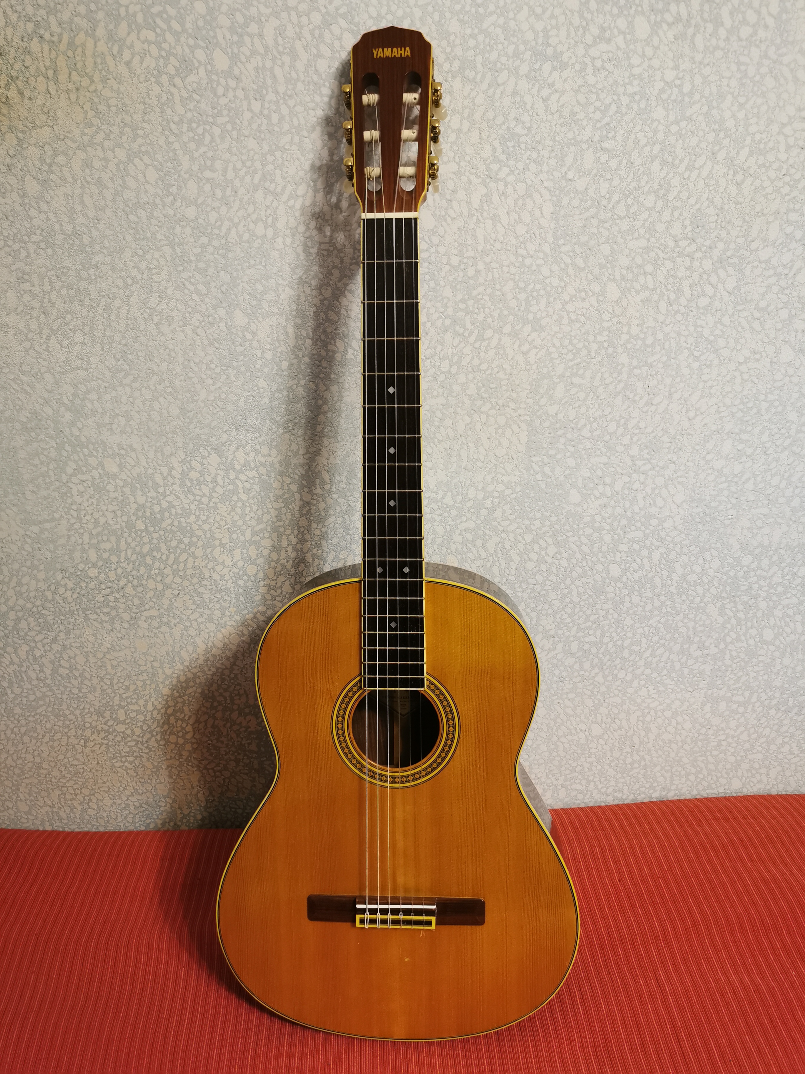 Yamaha CP-400 - guitare classique fabriquée au Japon 