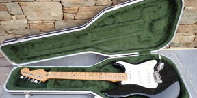 STATOCASTER DE 1995 SERIE ANNIVERSAIRE (30 ANS )