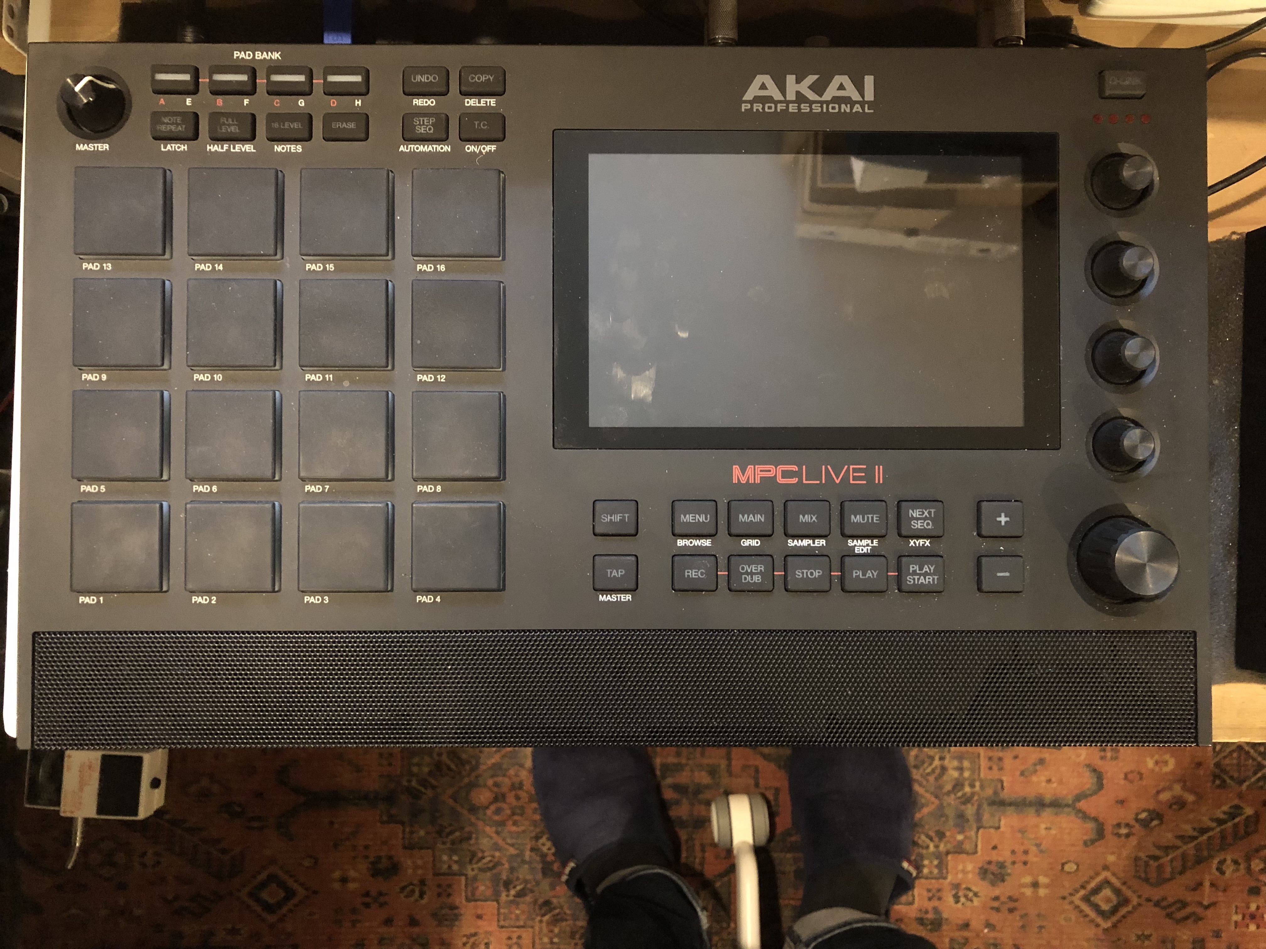 vends Akai mpc live II