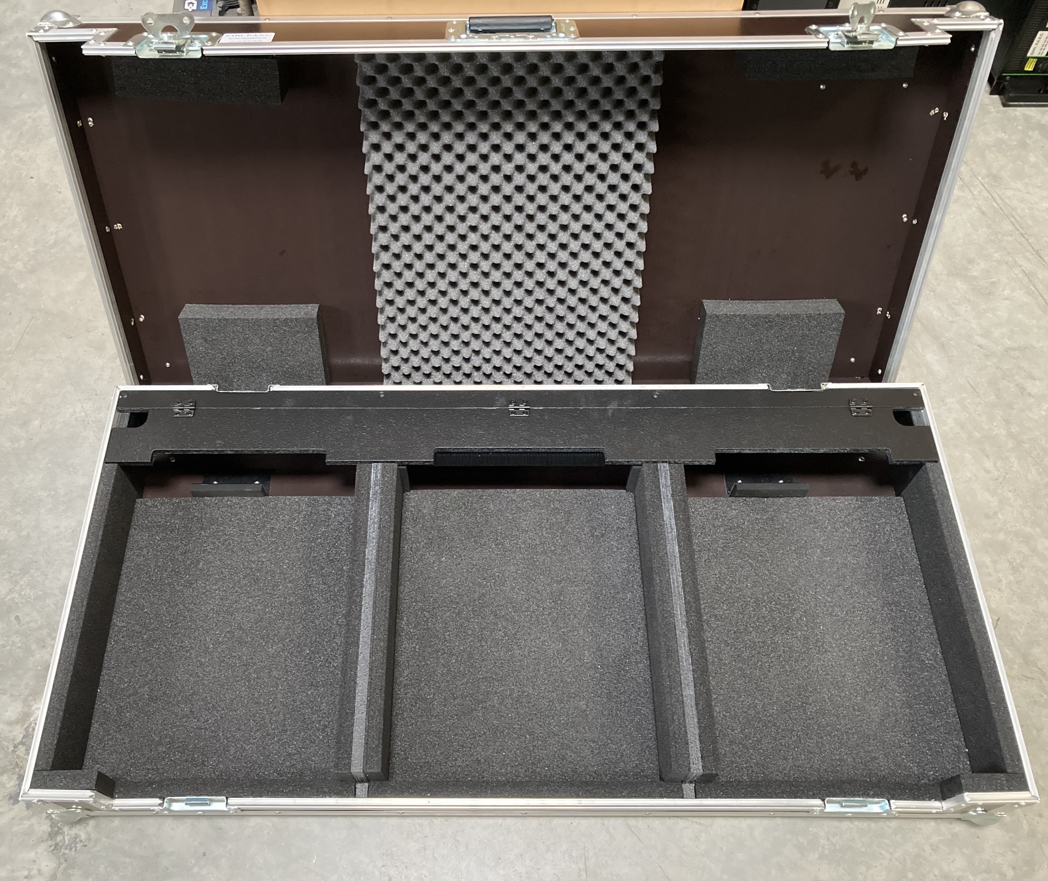 Flight-case régie pour CDJ-2000 NXS2 et DJM-900 NXS2