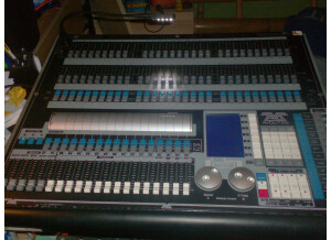 Avolites Pearl 2004 (76433)