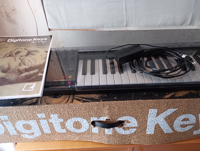 dígitone keys comme neuf + decksaver
